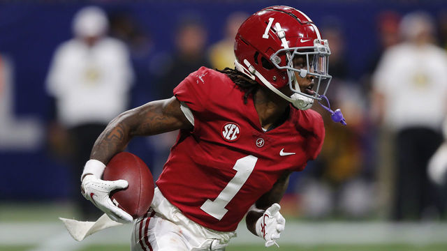 ATLANTA, GEORGIA - DECEMBER 04: Jameson Williams #1 of the Alabama Crimson Tide rushes against the Georgia Bulldogs during the third quarter of the SEC Championship game against the at Mercedes-Benz Stadium on December 04, 2021 in Atlanta, Georgia.
