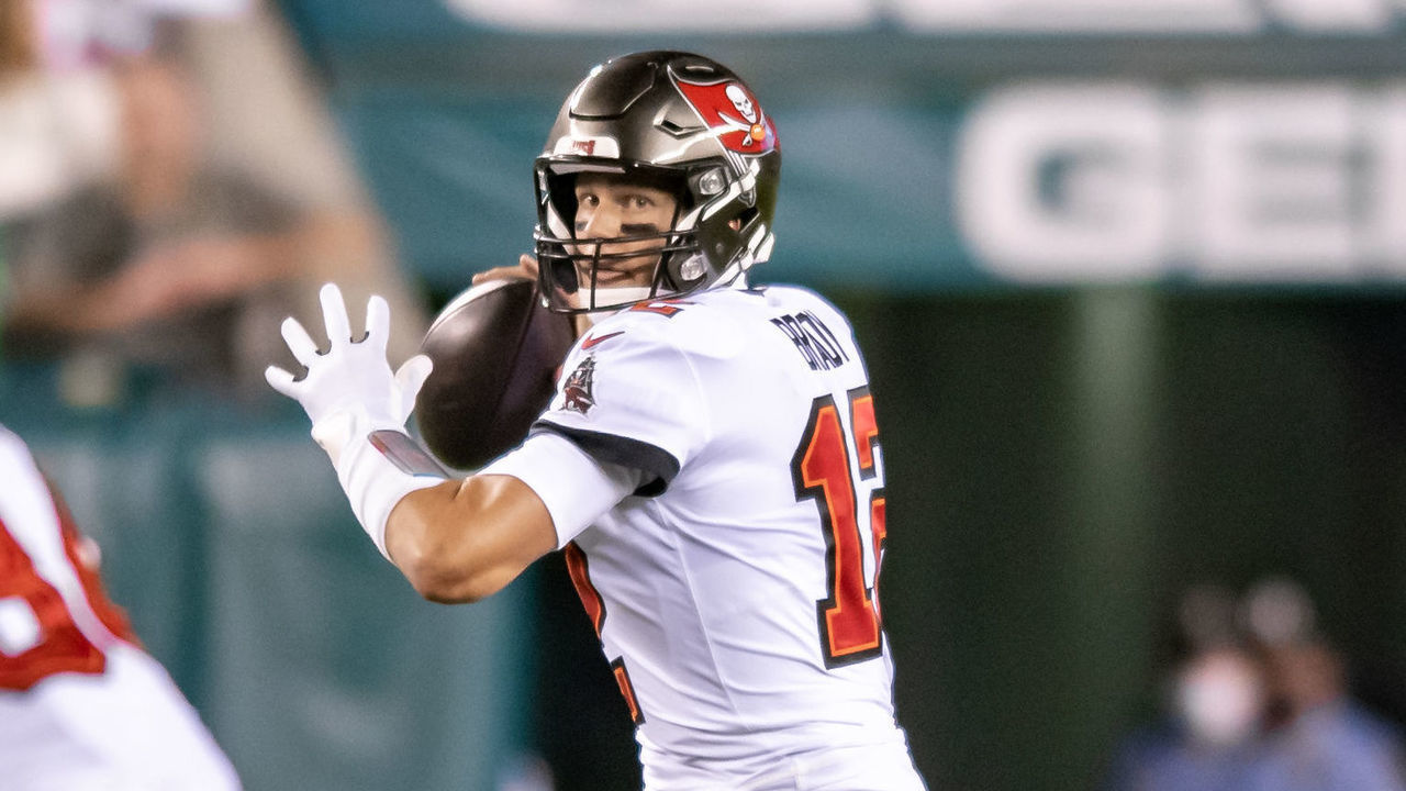 PHILADELPHIA, PA - OCTOBER 14: Tampa Bay Buccaneers quarterback Tom Brady (12) throws a pass during the game between the Tampa Bay Buccaneers and Philadelphia Eagles on October 14, 2021 at Lincoln Financial Field in Philadelphia, PA.