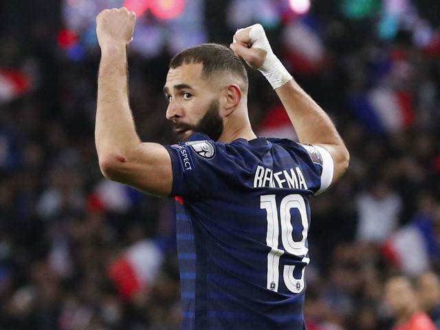 PARIS, FRANCE - NOVEMBER 13: Karim Benzema #19 of France celebrates his goal during the 2022 FIFA World Cup Qualifier match between France and Kazakhstan at Parc des Princes on November 13, 2021 in Paris, .