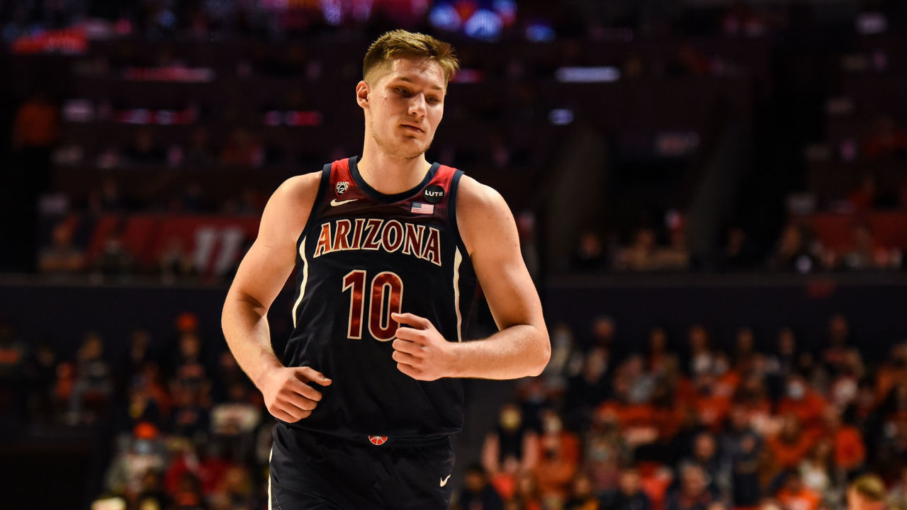 CHAMPAIGN, IL - DECEMBER 11: Arizona forward Azuolas Tubelis (10) during a college basketball game between the Arizona Wildcats and Illinois Fighting Illini on December 11, 2021 at the State Farm Center in Champaign, IL.