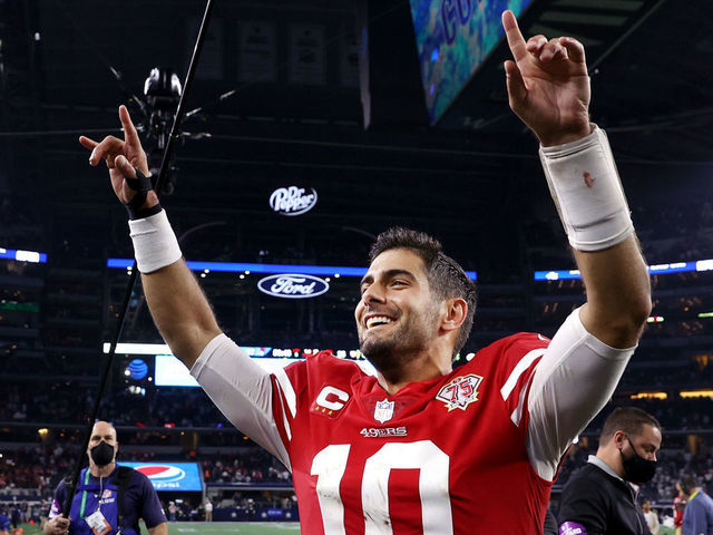 Report: Jimmy Garoppolo staying with 49ers on restructured 1-year deal