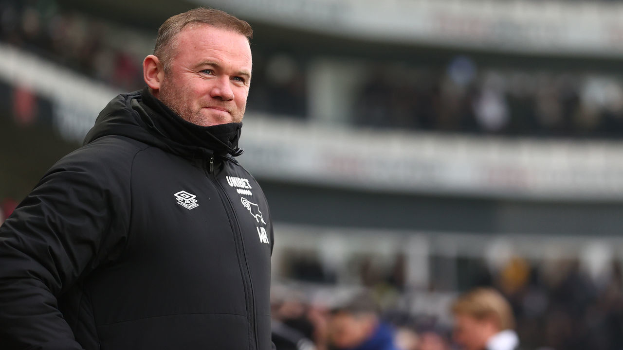 DERBY, ENGLAND - JANUARY 15: Wayne Rooney, ,manager of Derby County looks on during the Sky Bet Championship match between Derby County and Sheffield United at Pride Park Stadium on January 15, 2022 in Derby, England.