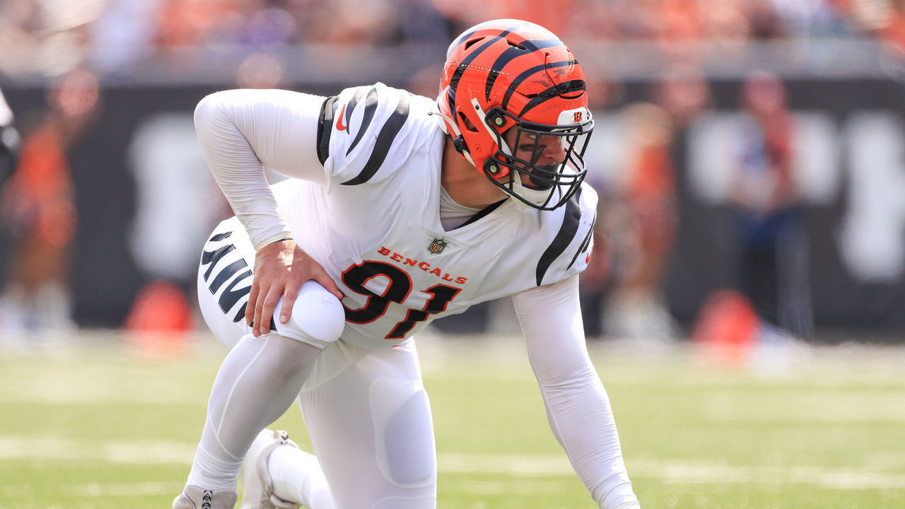 CINCINNATI, OH - SEPTEMBER 12: Cincinnati Bengals defensive end Trey Hendrickson (91) gets ready for a play during the game against the Minnesota Vikings and the Cincinnati Bengals on September 12, 2021, at Paul Brown Stadium in Cincinnati, OH.