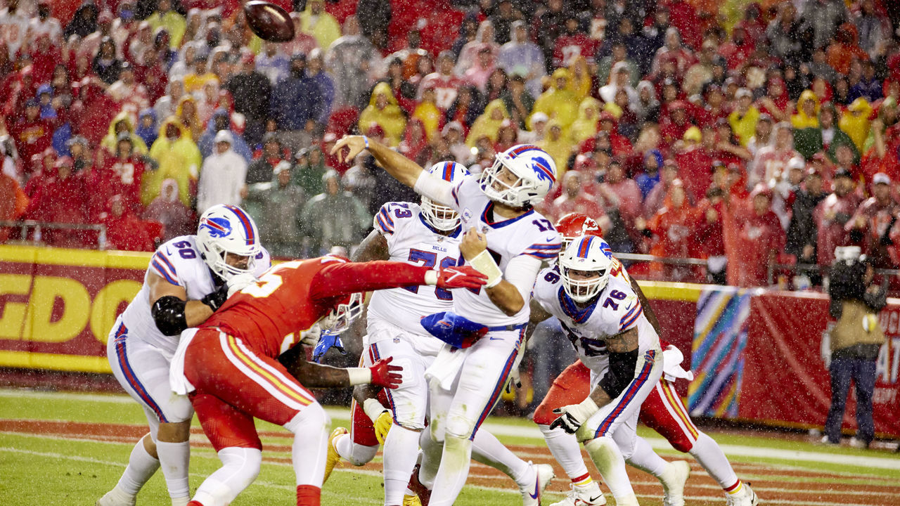 Football: Buffalo Bills QB Josh Allen (17) in action, passing vs Kansas City Chiefs at Arrowhead Stadium. Kansas City, MO 10/10/2021 CREDIT: David E. Klutho