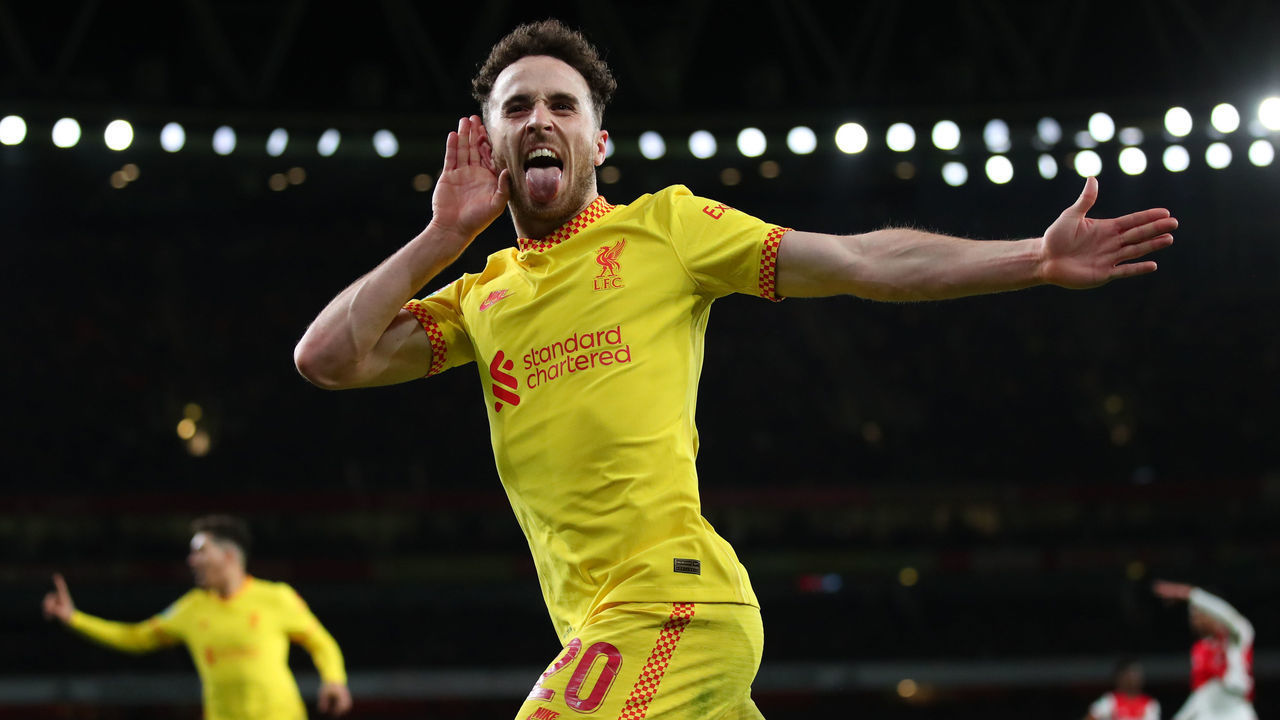 LONDON, ENGLAND - JANUARY 20: Diogo Jota of Liverpool celebrates scoring their 2nd goal during the Carabao Cup Semi Final Second Leg match between Arsenal and Liverpool at Emirates Stadium on January 20, 2022 in London, England.