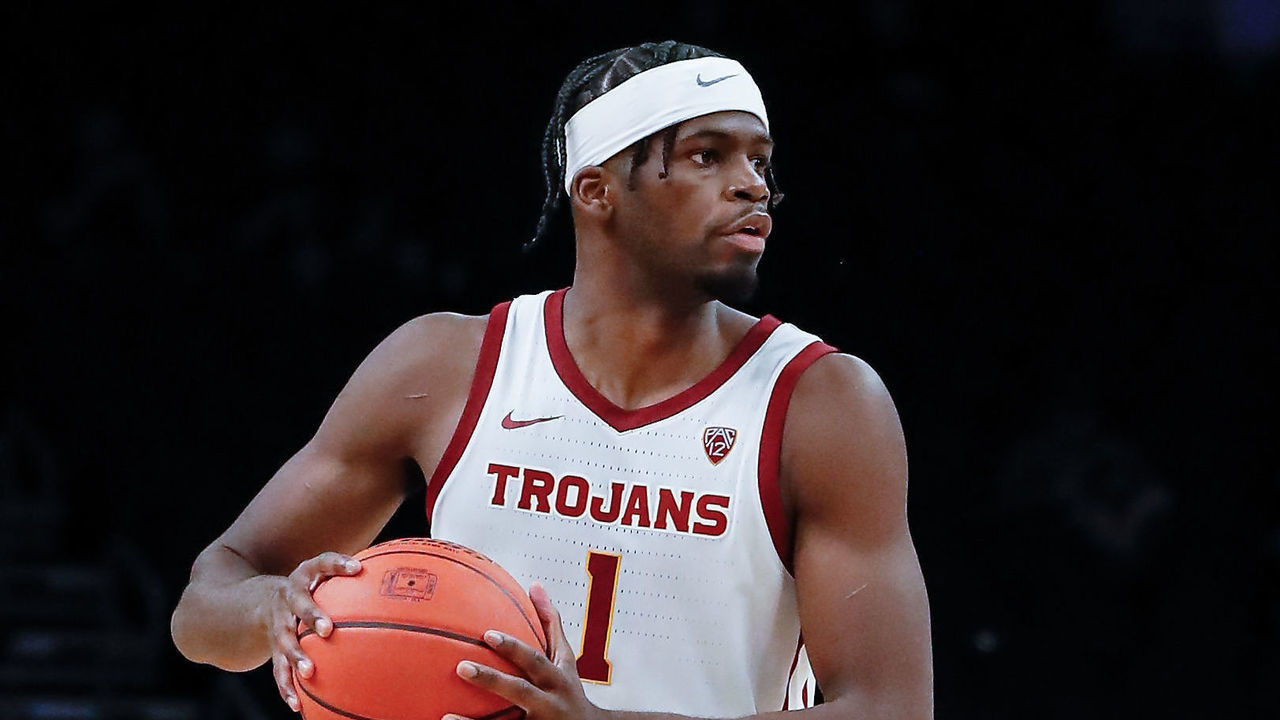 PHOENIX, AZ - DECEMBER 18: USC Trojans forward Chevez Goodwin (1) looks to pass during the Jerry Colangelo Classic college basketball game between the Georgia Tech Yellow Jackets and the USC Trojans on December 18, 2021 at Footprint Center in Phoenix, Arizona.