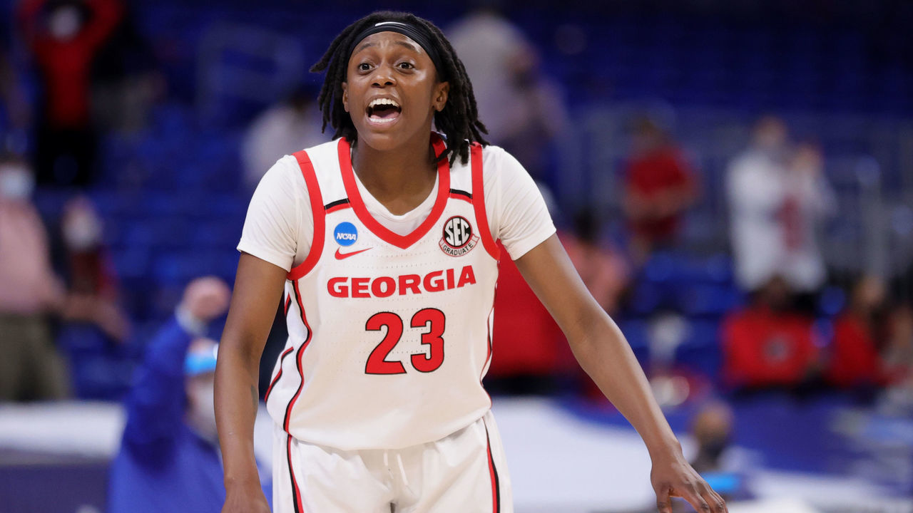 SAN ANTONIO, TEXAS - MARCH 24: Que Morrison #23 of the Georgia Lady Bulldogs calls out against the Oregon Ducks during the second half in the second round game of the 2021 NCAA Women's Basketball Tournament at the Alamodome on March 24, 2021 in San Antonio, Texas.
