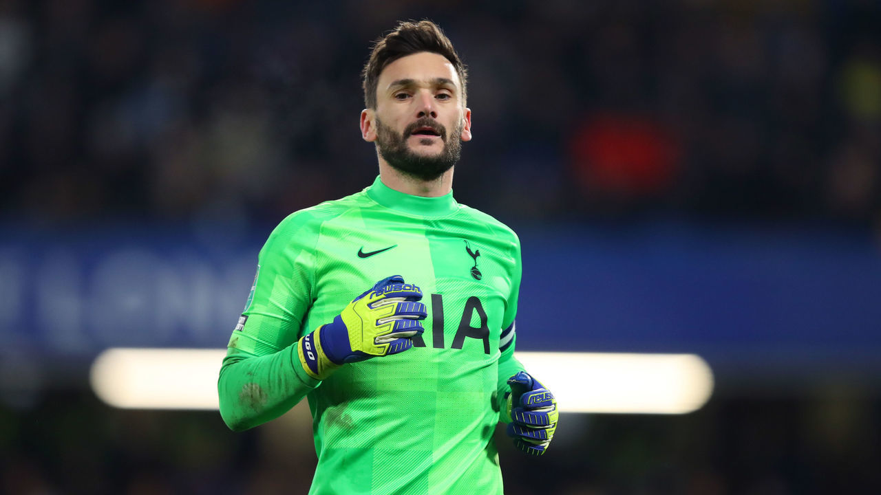 LONDON, ENGLAND - JANUARY 05: Tottenham Hotspur goalkeeper Hugo Lloris during the Carabao Cup Semi Final First Leg match between Chelsea and Tottenham Hotspur at Stamford Bridge on January 5, 2022 in London, England.