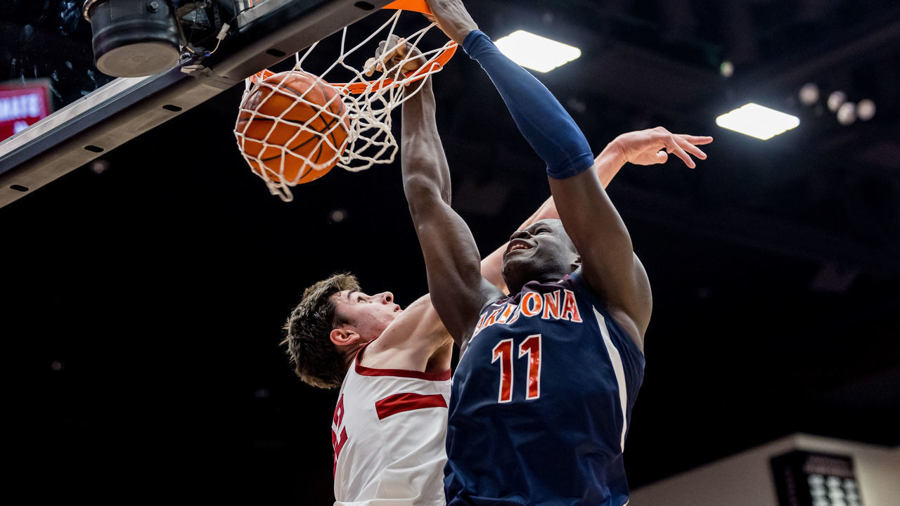 PALO ALTO, CA - JANUARY 20: Arizona Wildcats center Oumar Ballo (11) dunks the ball during the college mens basketball game between the Arizona Wildcats and Stanford Cardinal on January 20th, 2022 at Maples Pavilion in Palo Alto, CA.