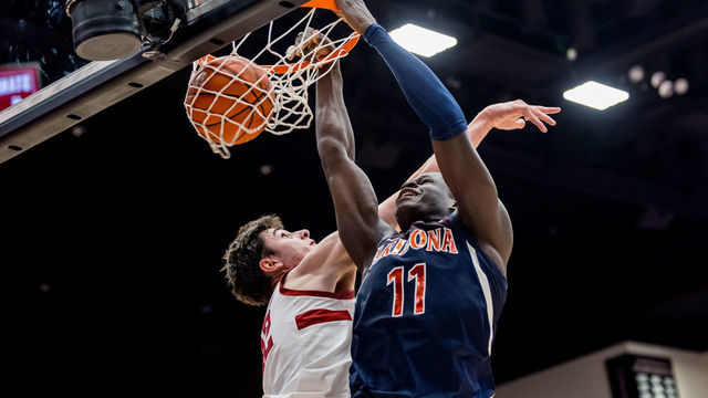PALO ALTO, CA - JANUARY 20: Arizona Wildcats center Oumar Ballo (11) dunks the ball during the college mens basketball game between the Arizona Wildcats and Stanford Cardinal on January 20th, 2022 at Maples Pavilion in Palo Alto, CA.