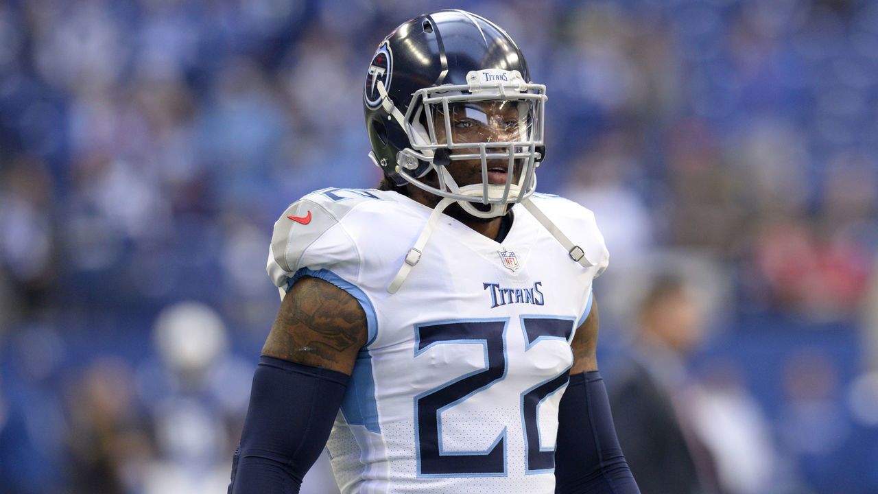 INDIANAPOLIS, IN - OCTOBER 31: Tennessee Titans Running Back Derrick Henry (22) warms up before the start of the NFL football game between the Tennessee Titans and the Indianapolis Colts on October 31, 2021, at Lucas Oil Stadium in Indianapolis, Indiana.