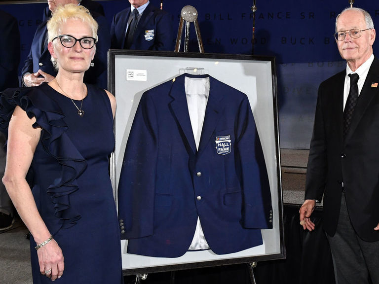 Family of Mike Stefanik accepts his induction into NASCAR Hall of Fame ...