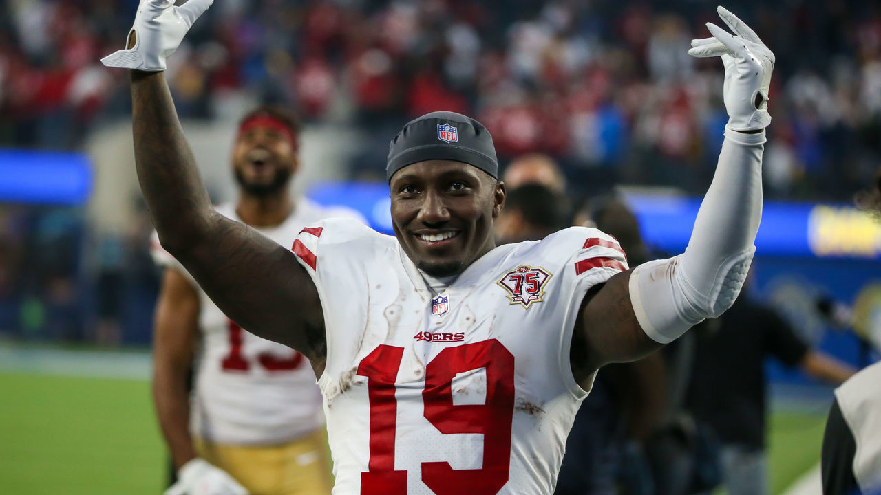 INGLEWOOD, CA - JANUARY 09: San Francisco 49ers wide receiver Deebo Samuel #19 celebrates during an NFL game between the San Francisco 49ers and the Los Angeles Rams on January 9, 2022, at SoFi Stadium in Inglewood, CA.