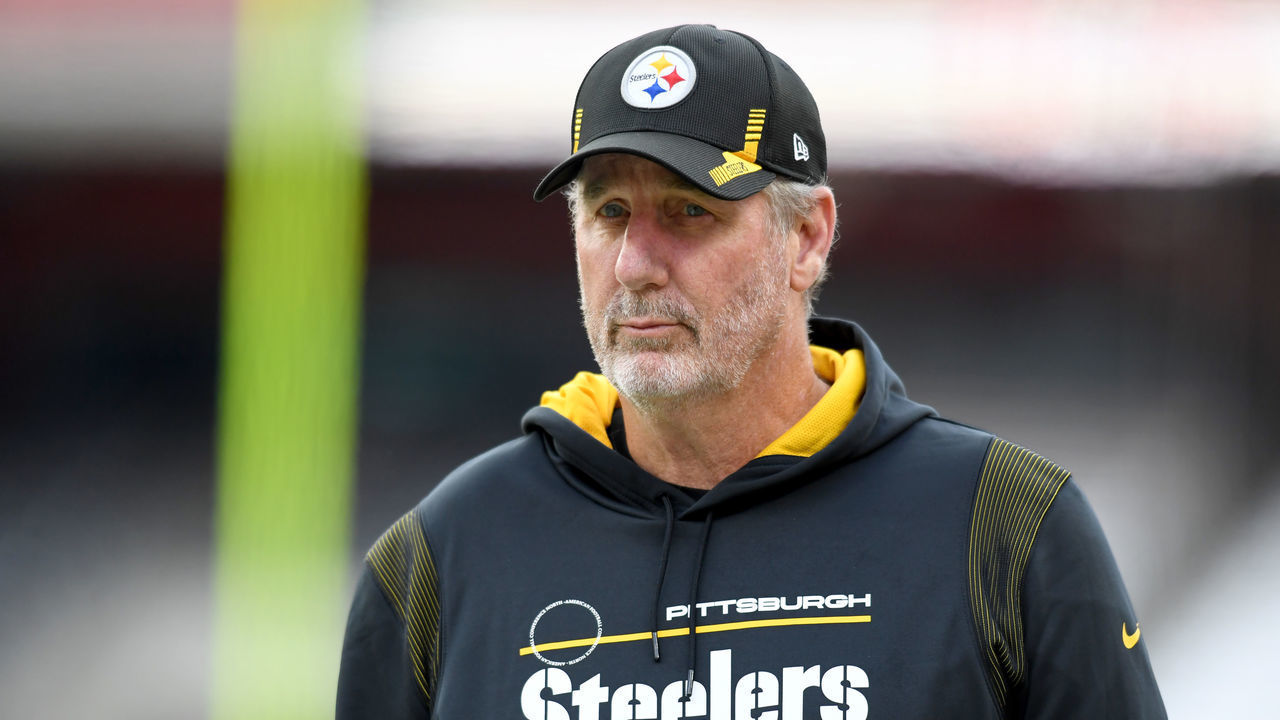 CLEVELAND, OHIO - OCTOBER 31: Pittsburgh Steelers defensive coordinator Keith Butler looks on before a game against the Cleveland Browns at FirstEnergy Stadium on October 31, 2021 in Cleveland, Ohio.