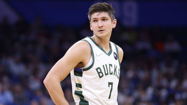 ORLANDO, FLORIDA - DECEMBER 30: Grayson Allen #7 of the Milwaukee Bucks looks on against the Orlando Magic at Amway Center on December 30, 2021 in Orlando, Florida.