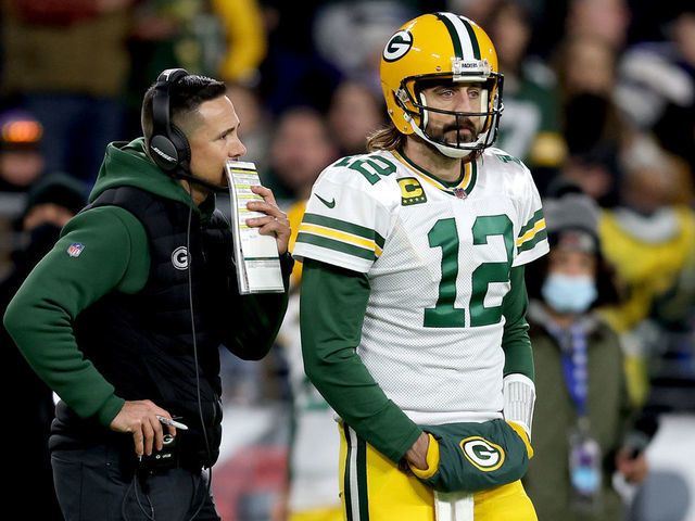 Packers GM, coach want Rodgers back next season