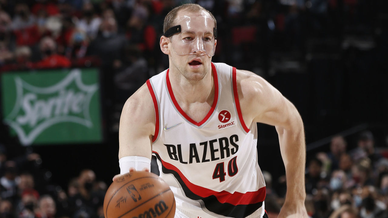 PORTLAND, OR - DECEMBER 4: Cody Zeller #40 of the Portland Trail Blazers moves the ball against the Boston Celtics on December 4, 2021 at the Moda Center Arena in Portland, Oregon. Mandatory Copyright Notice: Copyright 2021 NBAE