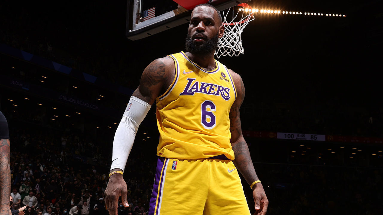 BROOKLYN, NY - JANUARY 25: LeBron James #6 of the Los Angeles Lakers celebrates during the game against the Brooklyn Nets on January 25, 2022 at Barclays Center in Brooklyn, New York. Mandatory Copyright Notice: Copyright 2022 NBAE