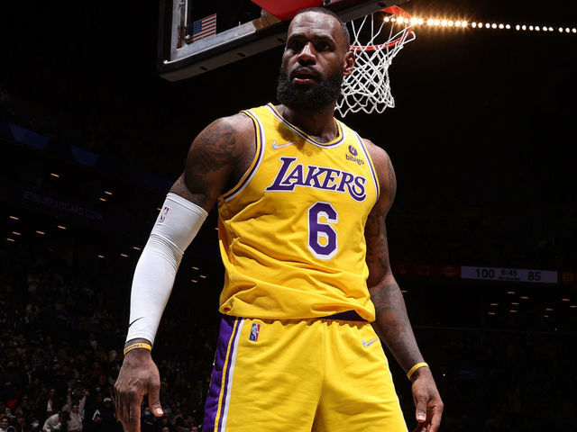 BROOKLYN, NY - JANUARY 25: LeBron James #6 of the Los Angeles Lakers celebrates during the game against the Brooklyn Nets on January 25, 2022 at Barclays Center in Brooklyn, New York. Mandatory Copyright Notice: Copyright 2022 NBAE