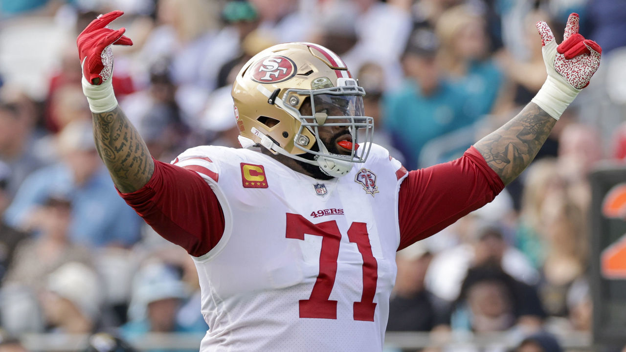JACKSONVILLE, FL - NOVEMBER 21: San Francisco 49ers offensive tackle Trent Williams (71) reacts after a score during the game between the San Francisco 49ers and the Jacksonville Jaguars on November 21, 2021 at TIAA Bank Field in Jacksonville, Fl.