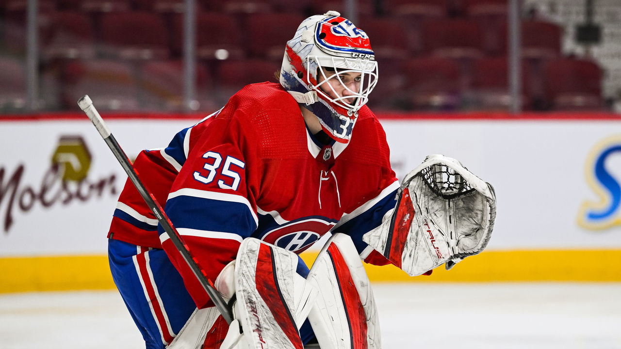 MONTREAL, QC - JANUARY 27: Montreal Canadiens goalie Sam Montembeault (35) waits for a face-off during the Anaheim Ducks versus the Montreal Canadiens game on January 27, 2022, at Bell Centre in Montreal, QC