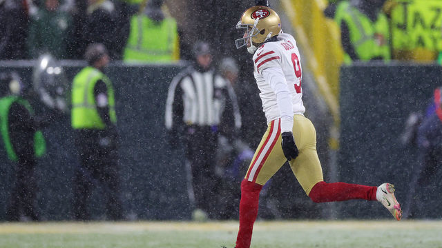 GREEN BAY, WISCONSIN - JANUARY 22: Kicker Robbie Gould #9 of the San Francisco 49ers reacts after he kicked the game-winning filed goal to win the NFC Divisional Playoff game against the Green Bay Packers at Lambeau Field on January 22, 2022 in Green Bay, Wisconsin.