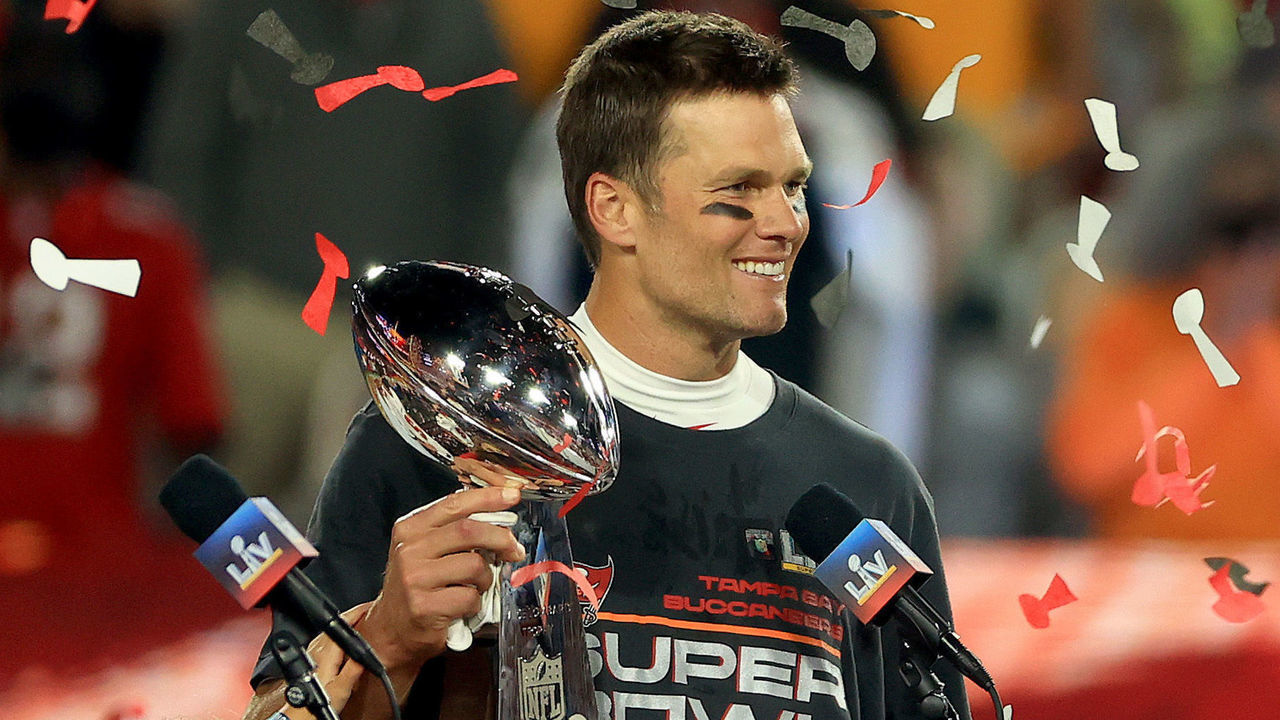 TAMPA, FLORIDA - FEBRUARY 07: Tom Brady #12 of the Tampa Bay Buccaneers hoists the Vince Lombardi Trophy after winning Super Bowl LV at Raymond James Stadium on February 07, 2021 in Tampa, Florida. The Buccaneers defeated the Chiefs 31-9.