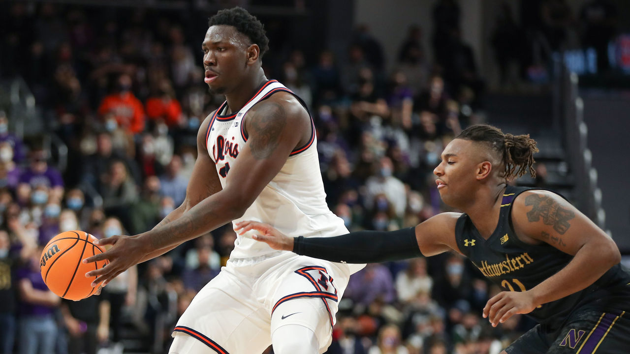 EVANSTON, IL - JANUARY 29: Illinois Fighting Illini center Kofi Cockburn (21) in action during a college basketball game between the Illinois Fighting Illini and the Northwestern Wildcats on January 29, 2022, at Welsh-Ryan Arena in Evanston,IL.