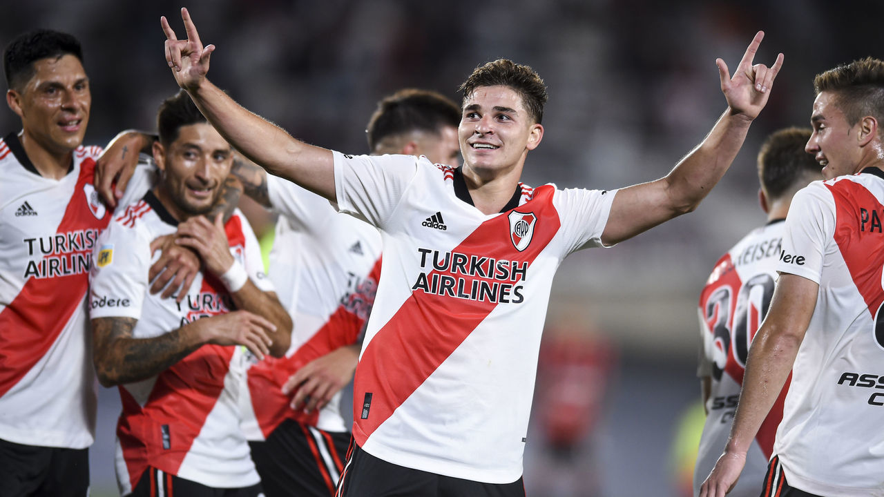 BUENOS AIRES, ARGENTINA - NOVEMBER 07: Julian Alvarez of River Plate celebrates after scoring the fourth goal of his team during a match between River Plate and Patronato as part of Torneo Liga Profesional 2021 at Estadio Monumental Antonio Vespucio Liberti on November 7, 2021 in Buenos Aires, Argentina.