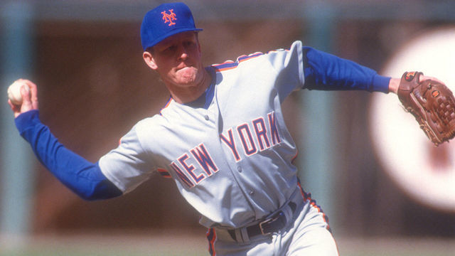 SAN FRANCISCO, CA - MAY 21: Jeff Innis #40 of the New York Mets pitches during a baseball game on against the San Francisco Giants on May 21, 1992 at Candlestick Park in San Francisco, California.
