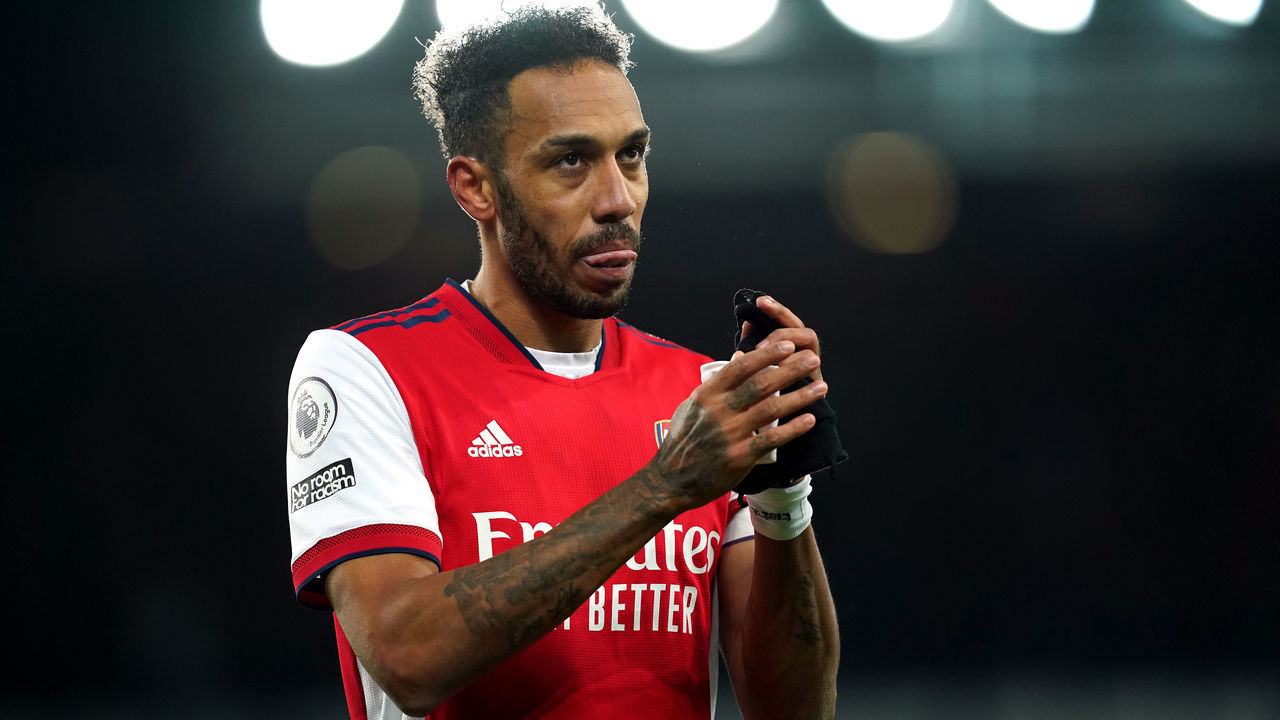 Arsenals Pierre-Emerick Aubameyang applauds the fans after the Premier League match at Goodison Park, Liverpool. Picture date: Monday December 6, 2021.