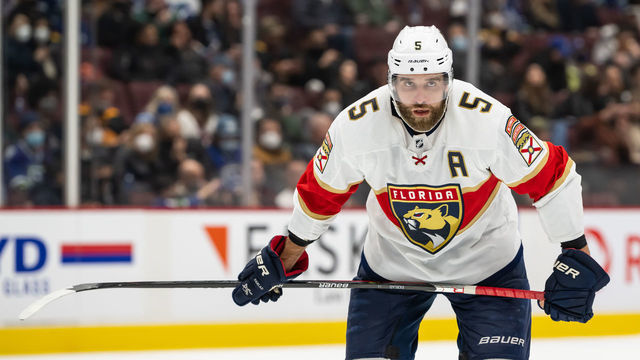 VANCOUVER, BC - JANUARY 21: Florida Panthers defenseman Aaron Ekblad (5) waits for a face-off during their NHL game against the Vancouver Canucks at Rogers Arena on January 21, 2022 in Vancouver, British Columbia, Canada.