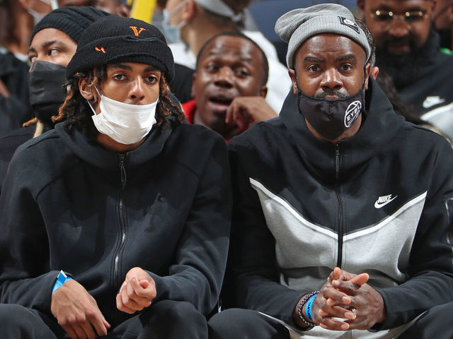 MEMPHIS, TN - NOVEMBER 10: Emoni Bates and Elgin Bates attend the Charlotte Hornets game against the Memphis Grizzlies on November 10, 2021 at FedExForum in Memphis, Tennessee. Mandatory Copyright Notice: Copyright 2021 NBAE