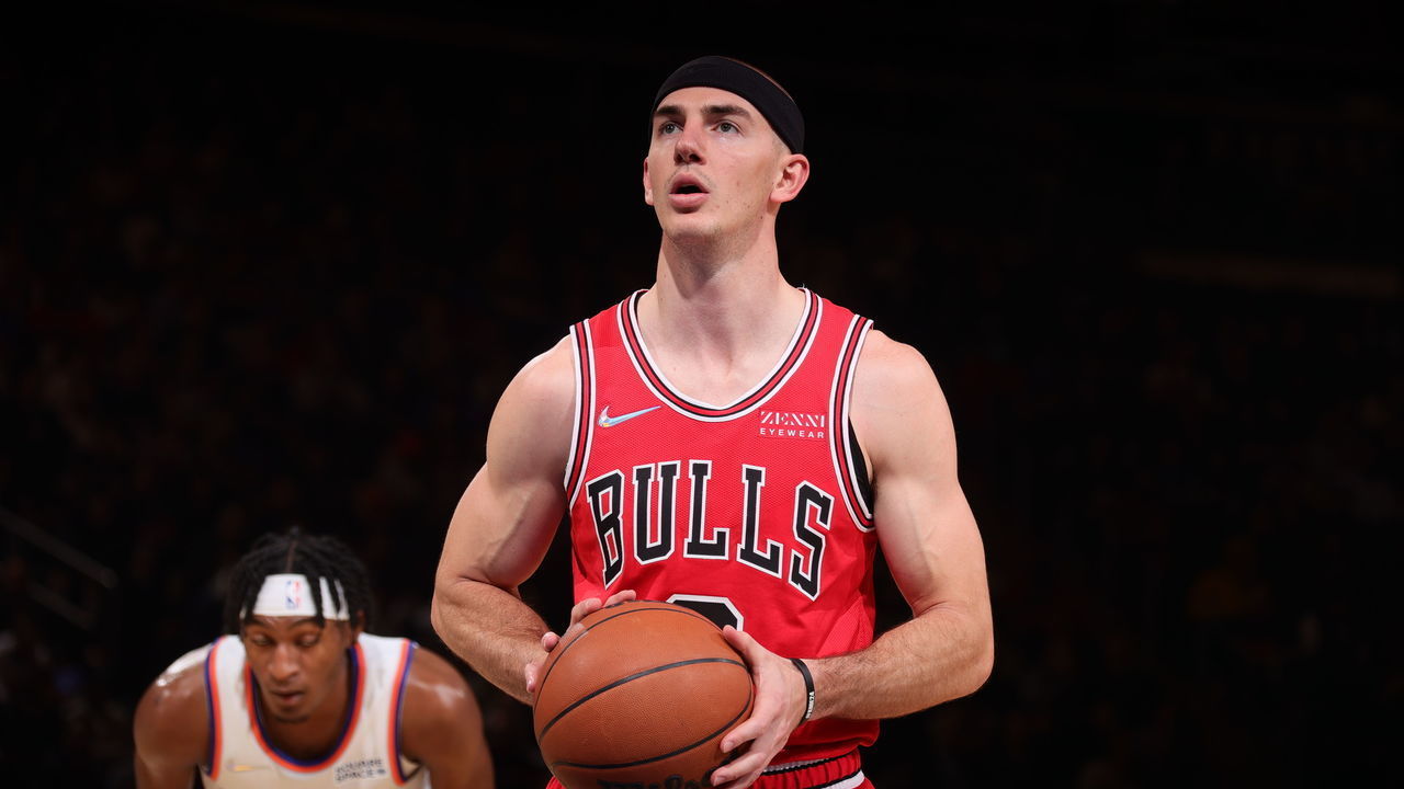 NEW YORK, NY - DECEMBER 2: Alex Caruso #6 of the Chicago Bulls shoots a free throw during the game against the New York Knicks on December 2, 2021 at Madison Square Garden in New York City, New York. Mandatory Copyright Notice: Copyright 2021 NBAE