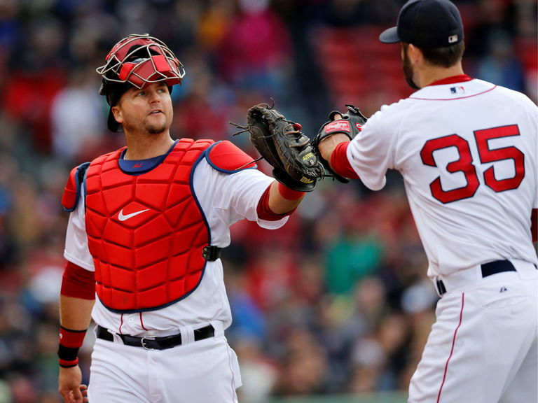 VIDEO: Pierzynski assists Holt for an out | theScore.com