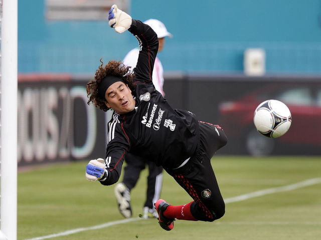 Report: Guillermo Ochoa named Mexico's starting goalkeeper
