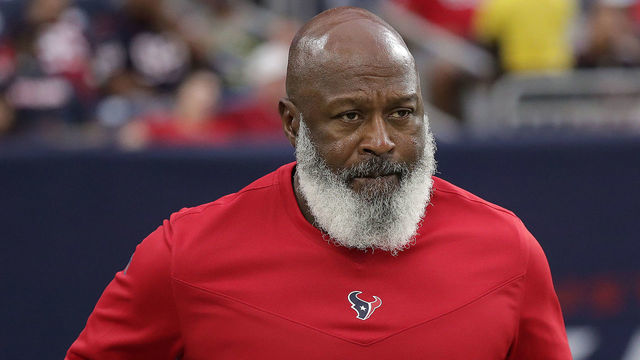 HOUSTON, TEXAS - DECEMBER 05: Defensive coordinator Lovie Smith of the Houston Texans at NRG Stadium on December 05, 2021 in Houston, Texas.