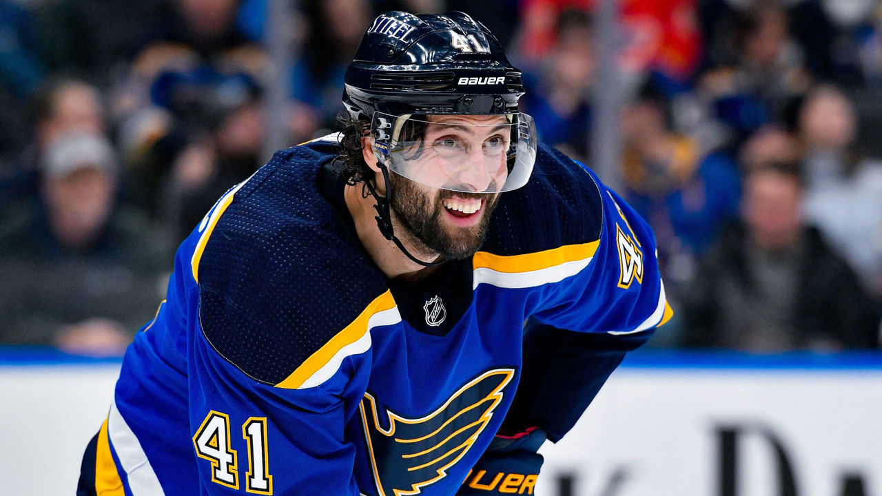 ST. LOUIS, MO - JANUARY 27: St. Louis Blues defenseman Robert Bortuzzo (41) waits for the face-off during a game between the Calgary Flames and the St. Louis Blues on January 27, 2022, at the Enterprise Center in St. Louis MO