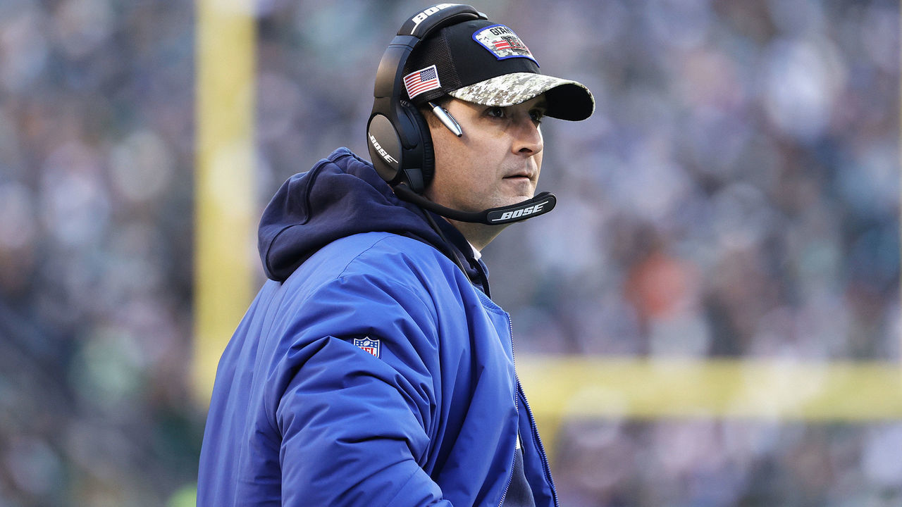 PHILADELPHIA, PENNSYLVANIA - DECEMBER 26: Head coach Joe Judge of the New York Giants looks on during the fourth quarter against the Philadelphia Eagles at Lincoln Financial Field on December 26, 2021 in Philadelphia, Pennsylvania.