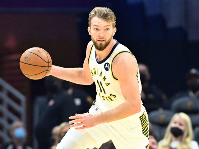 CLEVELAND, OHIO - FEBRUARY 06: Domantas Sabonis #11 of the Indiana Pacers brings the ball up court during the first quarter against the Cleveland Cavaliers at Rocket Mortgage Fieldhouse on February 06, 2022 in Cleveland, Ohio. NOTE TO USER: User expressly acknowledges and agrees that, by downloading and/or using this photograph, user is consenting to the terms and conditions of the Getty Images License Agreement.
