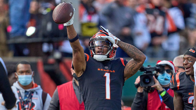 CINCINNATI, OH - DECEMBER 26: Cincinnati Bengals wide receiver Ja'Marr Chase (1) celebrates after running for a first down during a game between the Cincinnati Bengals and the Baltimore Ravens on December 26, 2021, at Paul Brown Stadium in Cincinnati, OH.