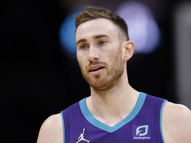 CHARLOTTE, NORTH CAROLINA - FEBRUARY 04: Gordon Hayward #20 of the Charlotte Hornets during the game against the Cleveland Cavaliers during their game at Spectrum Center on February 04, 2022 in Charlotte, North Carolina. The Cavaliers won 102-101.