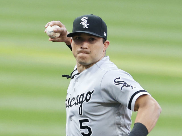 CLEVELAND, OH - SEPTEMBER 24: Yolmer Sánchez #5 of the Chicago White Sox throws against the Cleveland Indians during the first inning at Progressive Field on September 24, 2020 in Cleveland, Ohio.