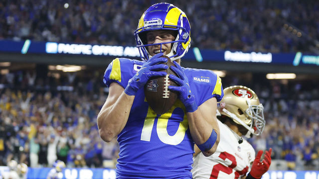 INGLEWOOD, CALIFORNIA - JANUARY 30: Cooper Kupp #10 of the Los Angeles Rams catches an 11 yard touchdown in the fourth quarter against the San Francisco 49ers in the NFC Championship Game at SoFi Stadium on January 30, 2022 in Inglewood, California.