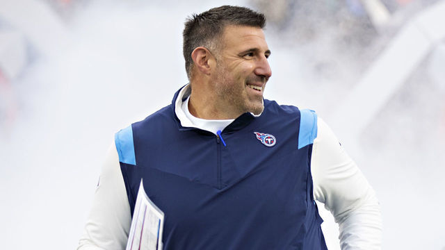 NASHVILLE, TENNESSEE - JANUARY 2: Head Coach Mike Vrabel of the Tennessee Titans during introductions before a game against the Miami Dolphins at Nissan Stadium on January 2, 2022 in Nashville, Tennessee. The Titans defeated the Dolphins 34-3.