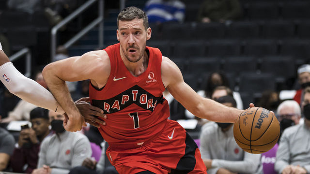 WASHINGTON, DC - OCTOBER 12: Goran Dragic #1 of the Toronto Raptors drives to the basket against the Washington Wizards during the first half at Capital One Arena on October 12, 2021 in Washington, DC.