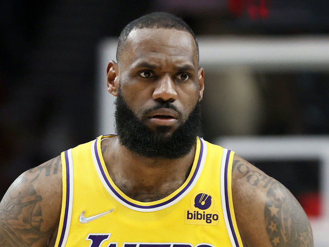 PORTLAND, OREGON - FEBRUARY 09: LeBron James #6 of the Los Angeles Lakers looks to pass against the Portland Trail Blazers during the third quarter at Moda Center on February 09, 2022 in Portland, Oregon. NOTE TO USER: User expressly acknowledges and agrees that, by downloading and/or using this photograph, User is consenting to the terms and conditions of the Getty Images License Agreement.