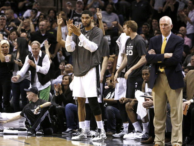 PHOTO: Tim Duncan's girlfriend wore a 'Barkley Don't Know' shirt to Game 1