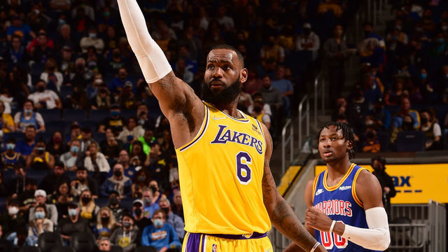 SAN FRANCISCO, CA - FEBRUARY 12: LeBron James #6 of the Los Angeles Lakers shoots a three point basket during the game against the Golden State Warriors on February 12, 2022 at Chase Center in San Francisco, California. NOTE TO USER: User expressly acknowledges and agrees that, by downloading and or using this photograph, user is consenting to the terms and conditions of Getty Images License Agreement. Mandatory Copyright Notice: Copyright 2022 NBAE