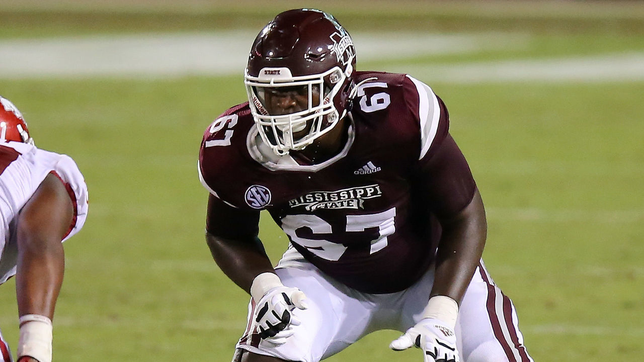 STARKVILLE, MISSISSIPPI - OCTOBER 03: Charles Cross #67 of the Mississippi State Bulldogs in action against the Arkansas Razorbacks during a game at Davis Wade Stadium on October 03, 2020 in Starkville, Mississippi.